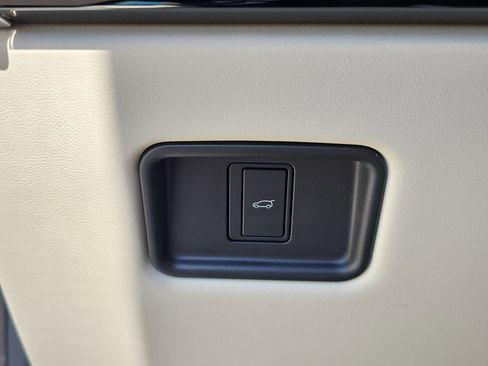 New 2026 Land Rover Range Rover Long Wheelbase SE AWD/4WD image 27