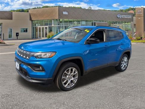 Used 2022 Jeep Compass Latitude image 7