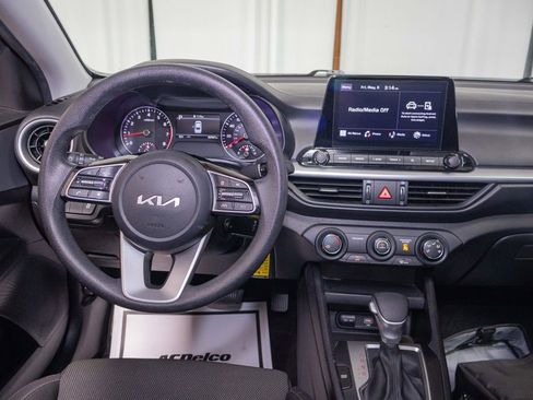 Used 2023 Kia Forte LXS w/ LXS Technology Package FWD image 11