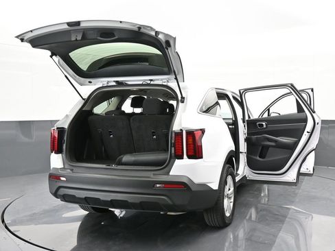 Used 2023 Kia Sorento LX image 66