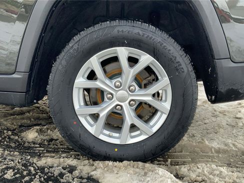 Used 2023 Jeep Grand Cherokee L Limited w/ Luxury Tech Group II AWD/4WD image 29