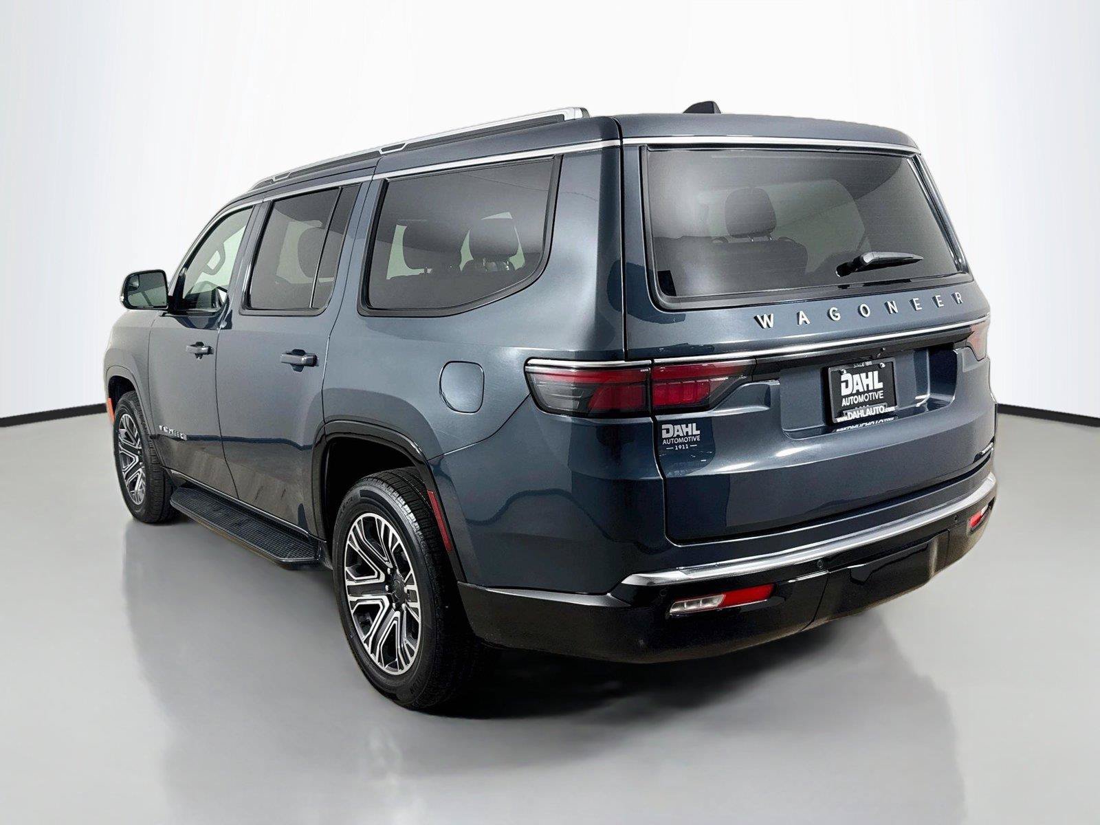 Used 2024 Jeep Wagoneer Series II AWD/4WD image 10