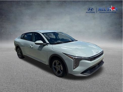 Used 2025 Kia K4 FWD image 1