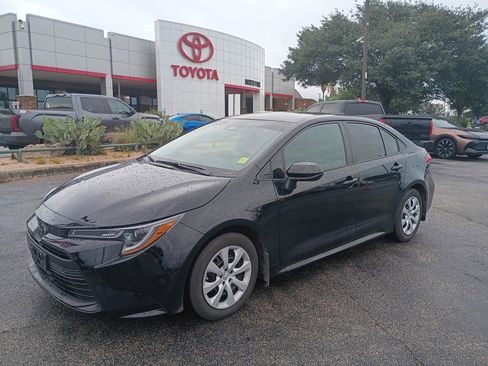 Certified 2024 Toyota Corolla LE FWD image 2