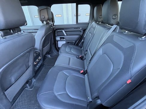 Certified 2024 Land Rover Defender 130 X-Dynamic SE image 29