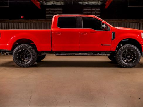 Used 2022 Ford F250 Lariat image 10