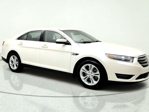 Used 2018 Ford Taurus SEL w/ Equipment Group 201A FWD image 3