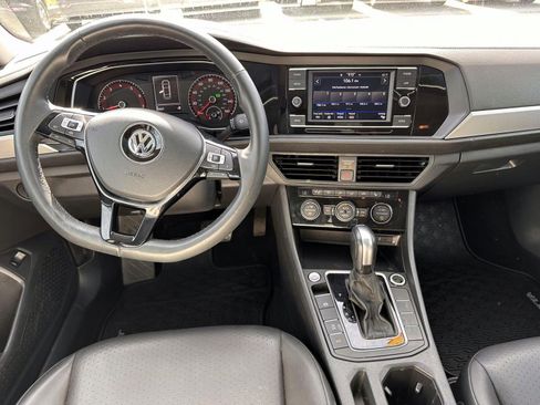 Used 2020 Volkswagen Jetta SE w/ SE Cold Weather Package FWD image 15