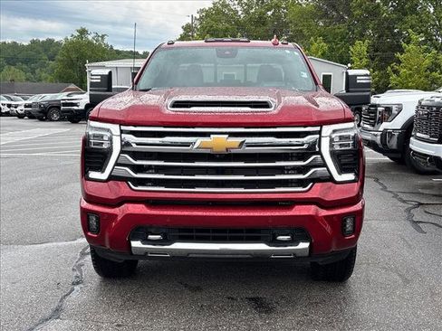 Certified 2024 Chevrolet Silverado 2500 High Country w/ High Country Premium Package AWD/4WD image 3
