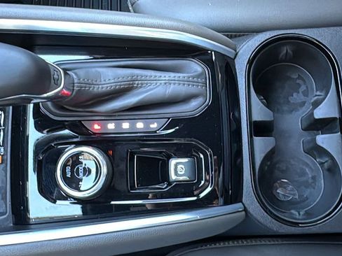 Used 2025 Chevrolet Colorado ZR2 w/ Technology Package image 18