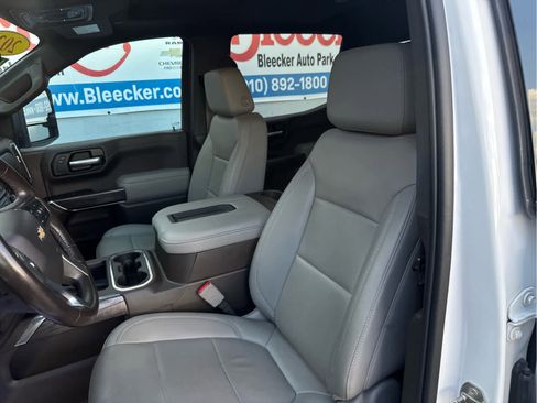 Used 2021 Chevrolet Silverado 1500 LTZ w/ LTZ Premium Package AWD/4WD image 34