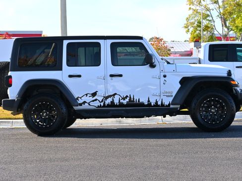Used 2019 Jeep Wrangler Unlimited Sport S image 7