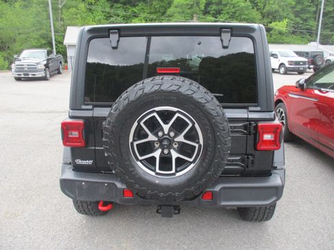 Used 2024 Jeep Wrangler Unlimited Rubicon AWD/4WD image 5