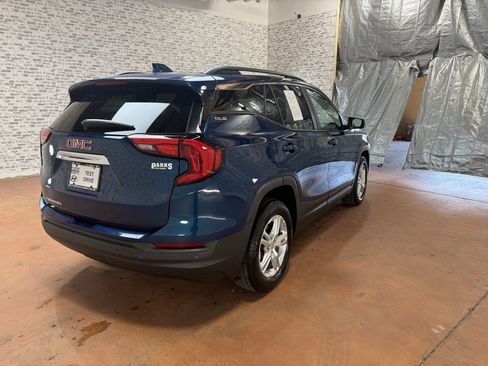 Used 2021 GMC Terrain SLE w/ Driver Convenience Package image 9