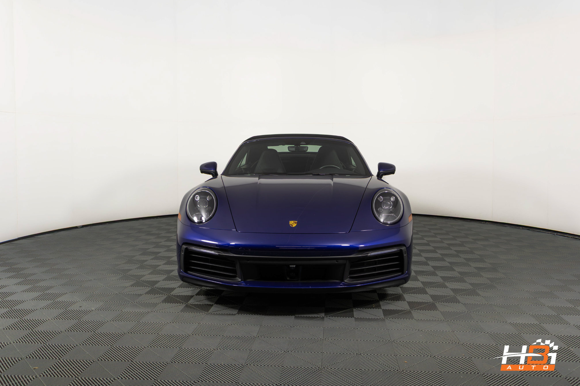 Used 2020 Porsche 911 Carrera RWD image 2