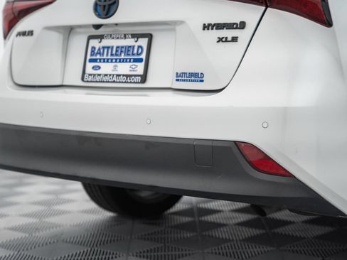 Certified 2021 Toyota Prius FWD image 10