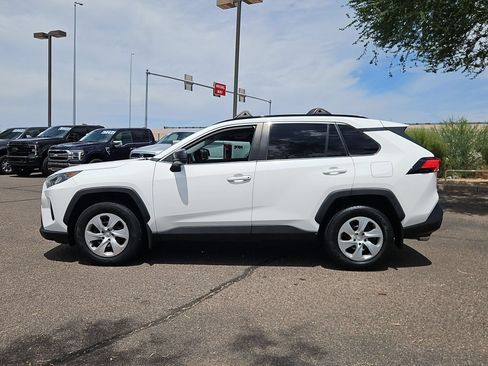Used 2021 Toyota RAV4 LE FWD image 9