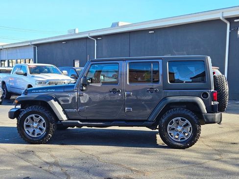 Used 2017 Jeep Wrangler Unlimited Rubicon w/ Cold Weather Group image 2