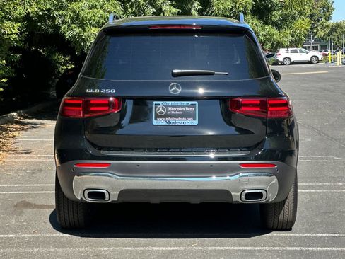 Certified 2025 Mercedes-Benz GLB 250 image 4