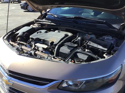 Used 2018 Chevrolet Malibu LT image 27