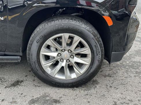 Used 2024 Chevrolet Suburban Premier w/ Premium Package 2 image 10