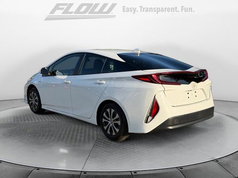 Used 2021 Toyota Prius Prime LE w/ Carpet Mat Package (TMS) FWD image 6