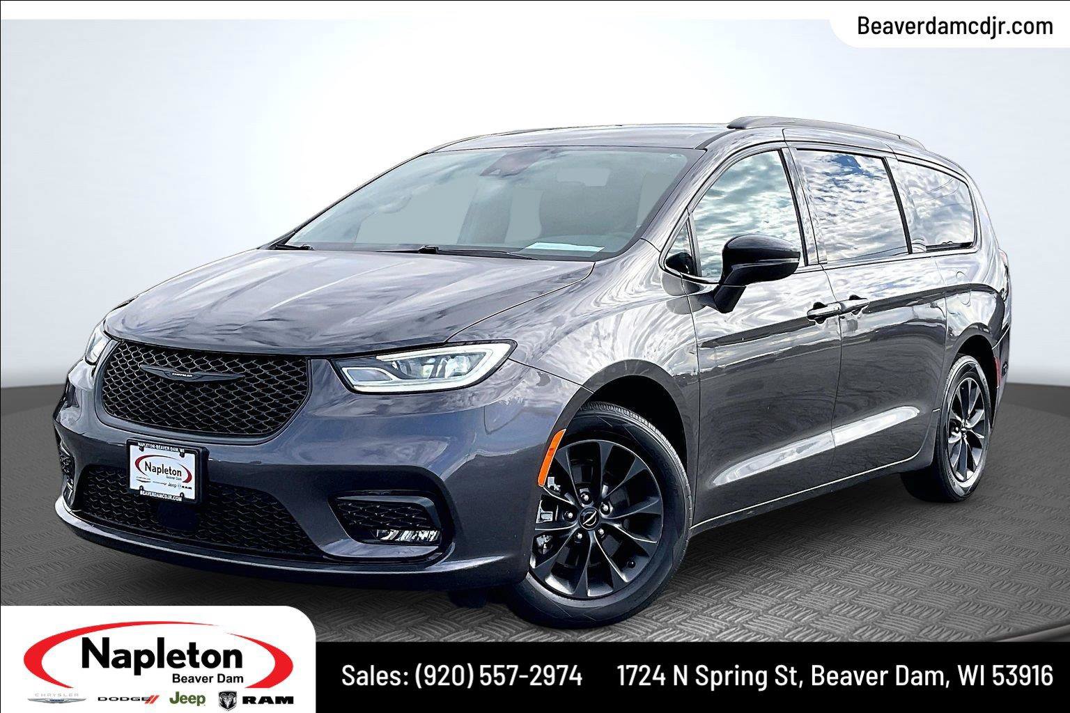 Used 2021 Chrysler Pacifica Touring-L w/ S Appearance Package FWD image 1