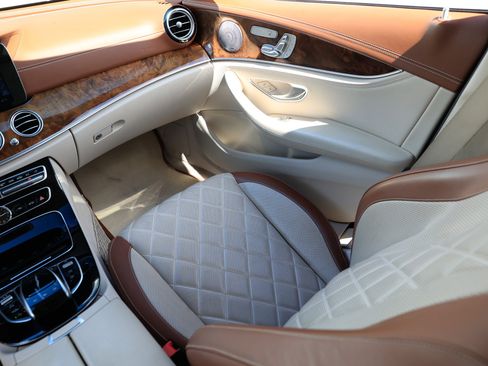 Used 2017 Mercedes-Benz E 300 4MATIC image 26