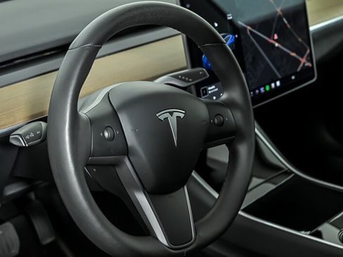 Used 2020 Tesla Model 3 Standard Range Plus RWD image 19