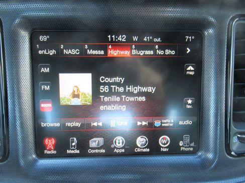 Used 2015 Dodge Challenger R/T Plus image 34