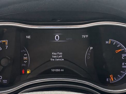 Used 2018 Jeep Grand Cherokee Altitude AWD/4WD image 19