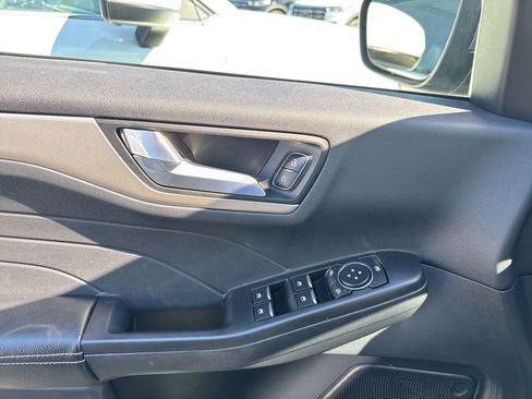 Used 2022 Ford Escape SEL image 15