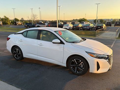 Used 2024 Nissan Sentra SV image 7