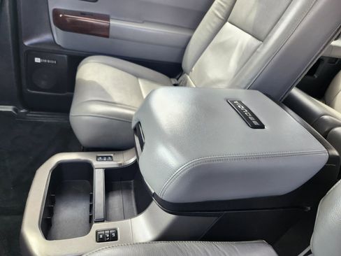 Used 2016 Toyota Sequoia Platinum image 19