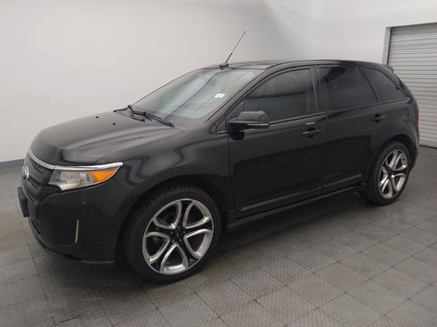 Used 2014 Ford Edge Sport w/ Driver Entry Package FWD image 2