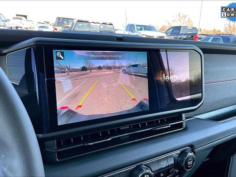 Used 2024 Jeep Gladiator Rubicon w/ Convenience Group image 18