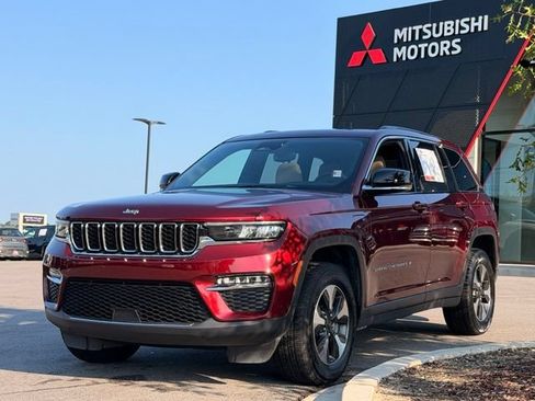 Used 2024 Jeep Grand Cherokee Limited 4xe AWD/4WD image 8
