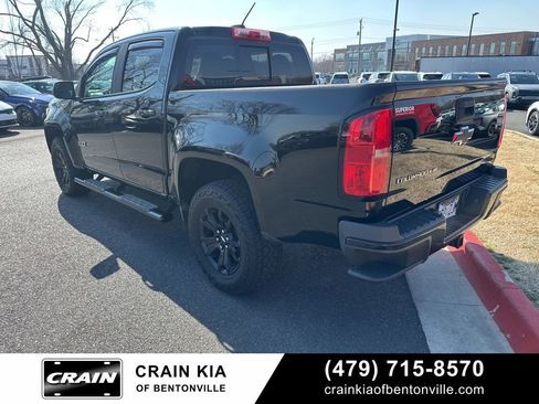 Used 2017 Chevrolet Colorado Z71 w/ Z71 Midnight Edition image 4