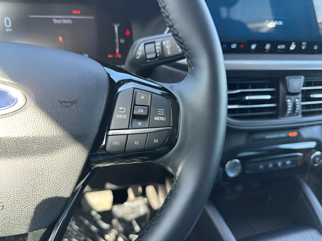Used 2025 Ford Escape SE FWD image 21