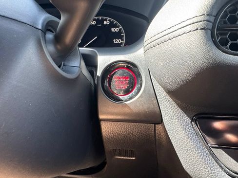 Certified 2024 Honda HR-V LX image 27