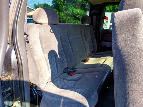 Used 2005 Chevrolet Silverado 2500 LS w/ Heavy-Duty Power Package image 21