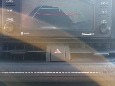 Used 2020 Toyota RAV4 XLE w/ Convenience Package FWD image 13