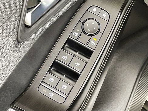 Used 2023 Nissan Rogue SV image 20