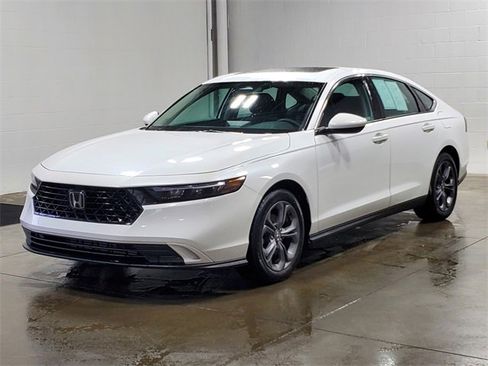 Used 2023 Honda Accord EX image 2