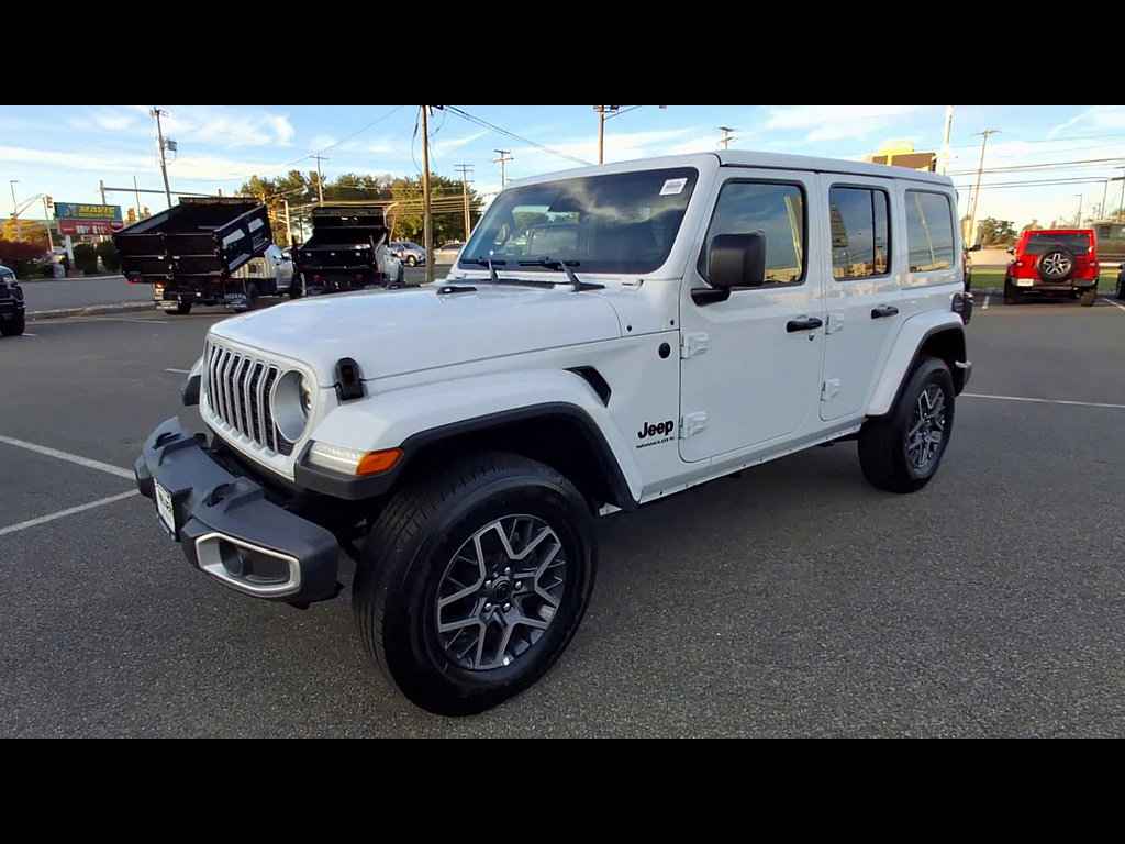 Used 2026 Jeep Wrangler Unlimited Sahara AWD/4WD image 4
