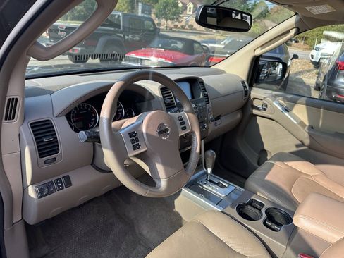Used 2011 Nissan Pathfinder Silver AWD/4WD image 17