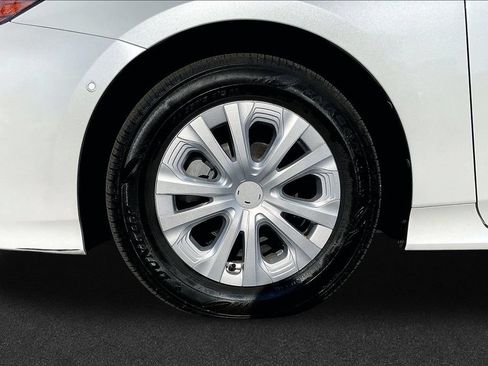 Used 2022 Toyota Prius LE FWD image 21
