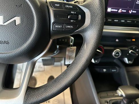 Used 2023 Kia Rio S image 12