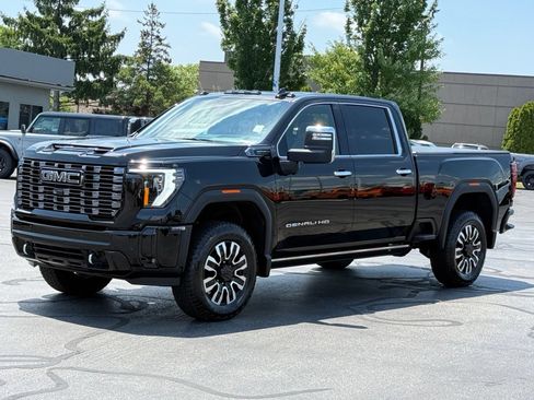 Used 2026 GMC Sierra 2500 Denali Ultimate w/ Max Trailering Package AWD/4WD image 8