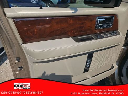 Used 2014 Lincoln Navigator 2WD image 11